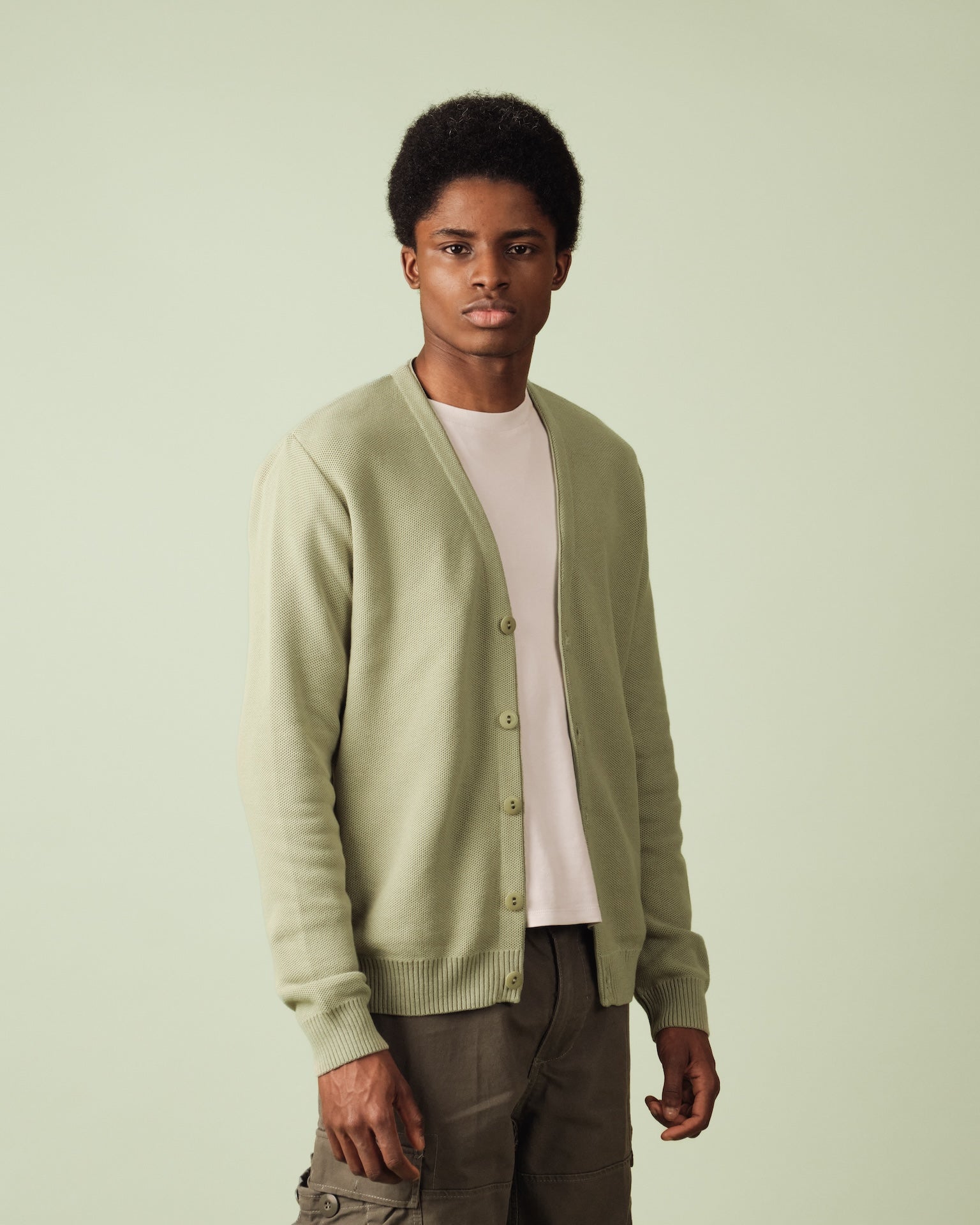 Produit Agop Cardigan confectionné par la marque Parisienne Nitto Knitwear.